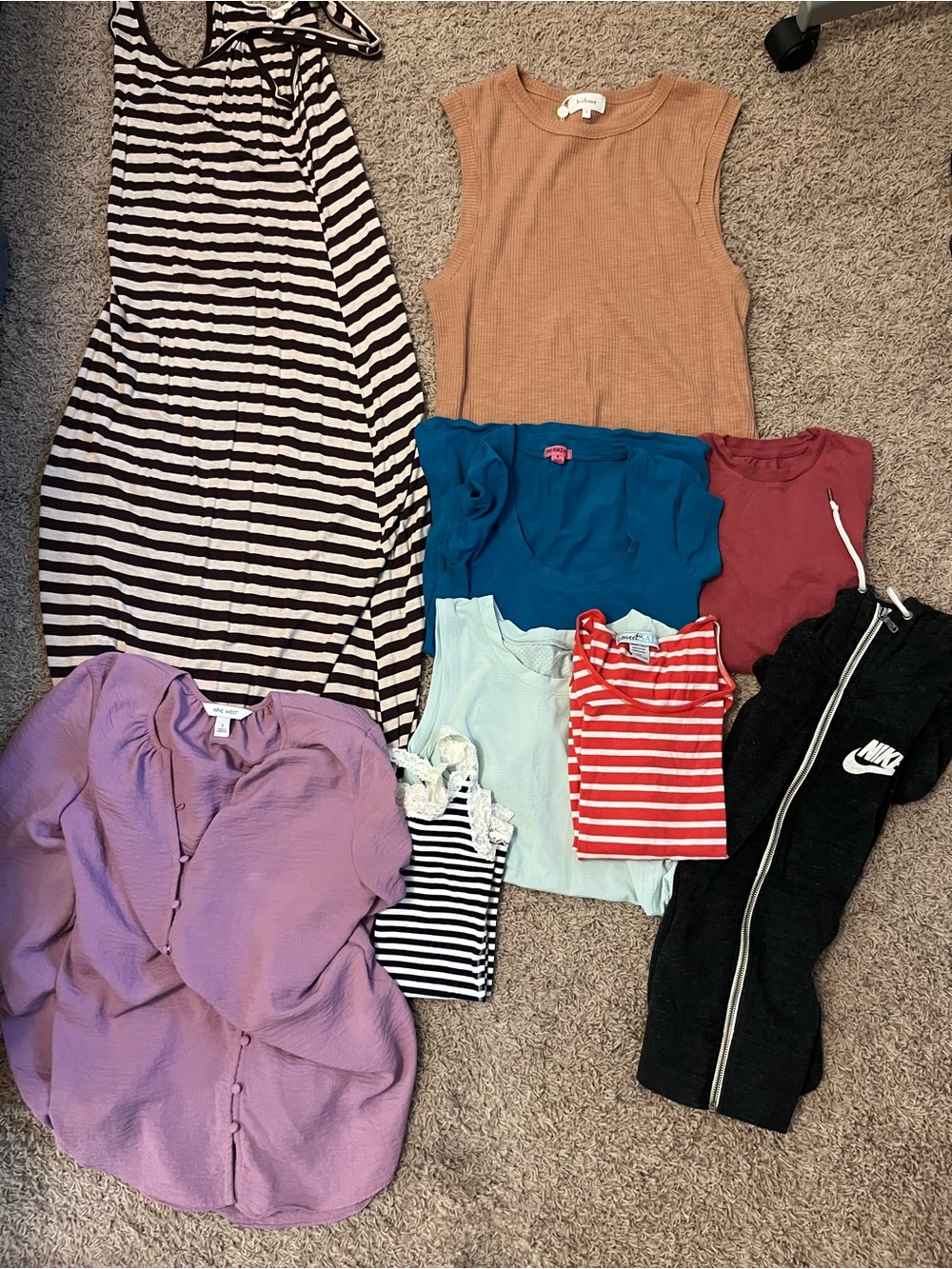 Size small woman’s clothes bundle